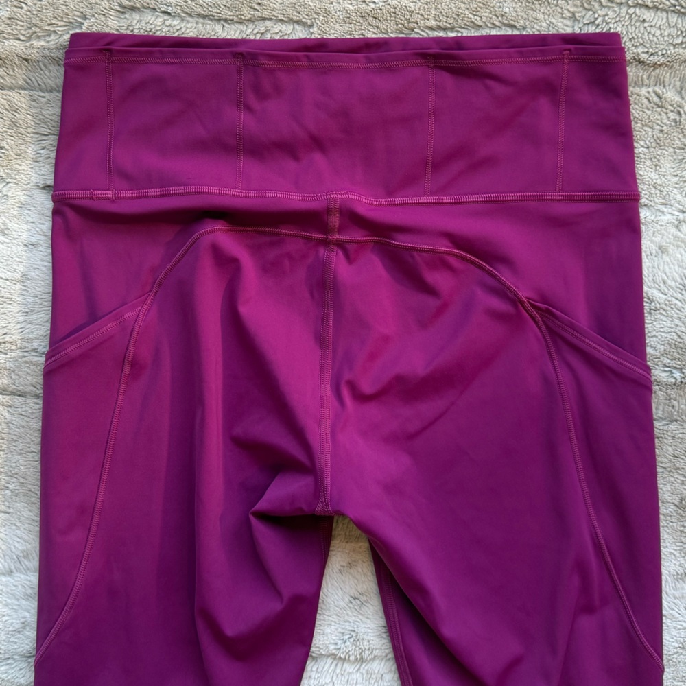LULULEMON X PELOTON Fast and Free Tight II 25"
Non-Reflective Nulux - Picture 8 of 16